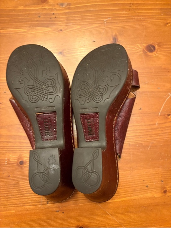 Born Women's Dark Brown Leather Crisscross Sandals with Buckle - Picture 5 of 6